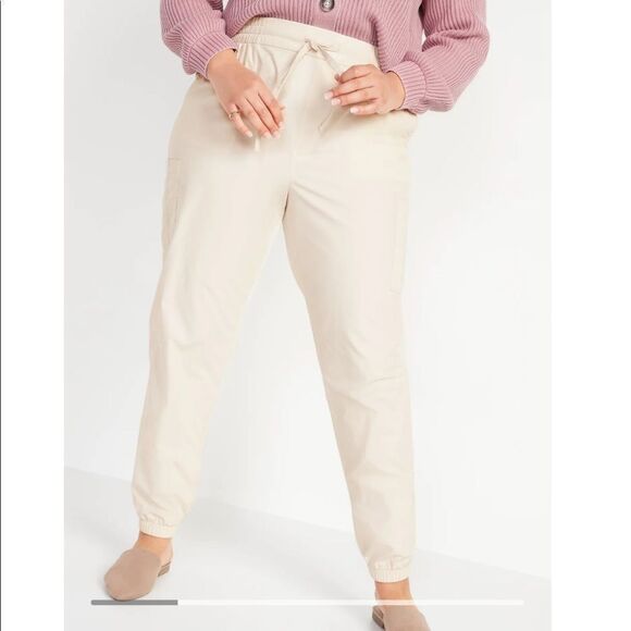 Old Navy Women’s High Waisted Poplin Tapered Jogger Cargo Pants - Picture 1 of 9